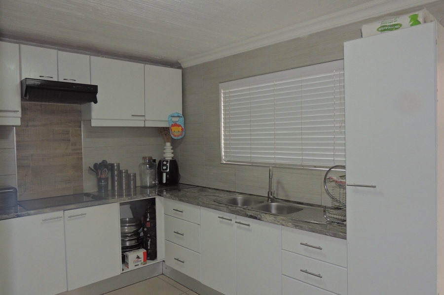 2 Bedroom Property for Sale in Woodlands Western Cape